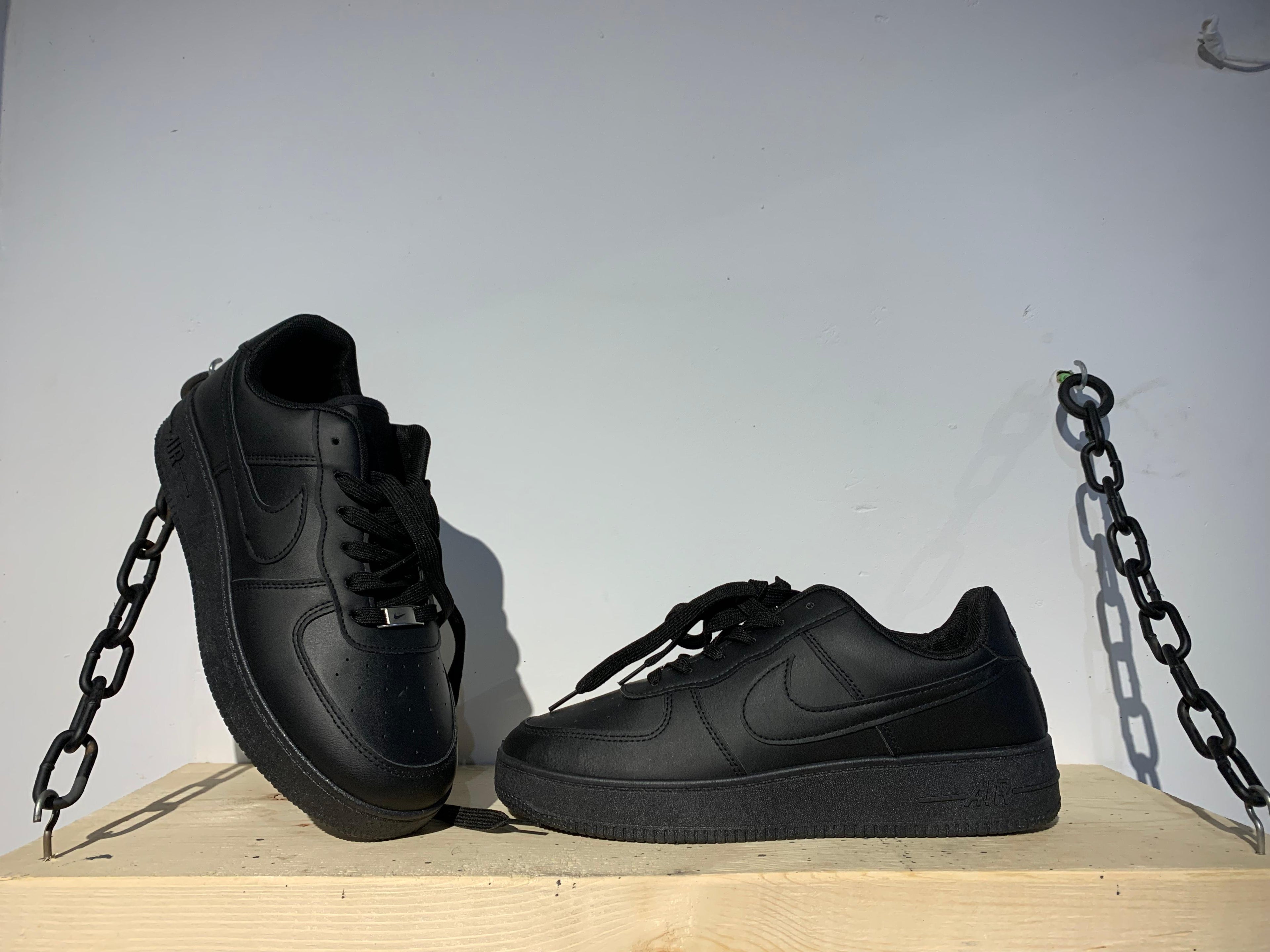Nike Airforce Ones (black)